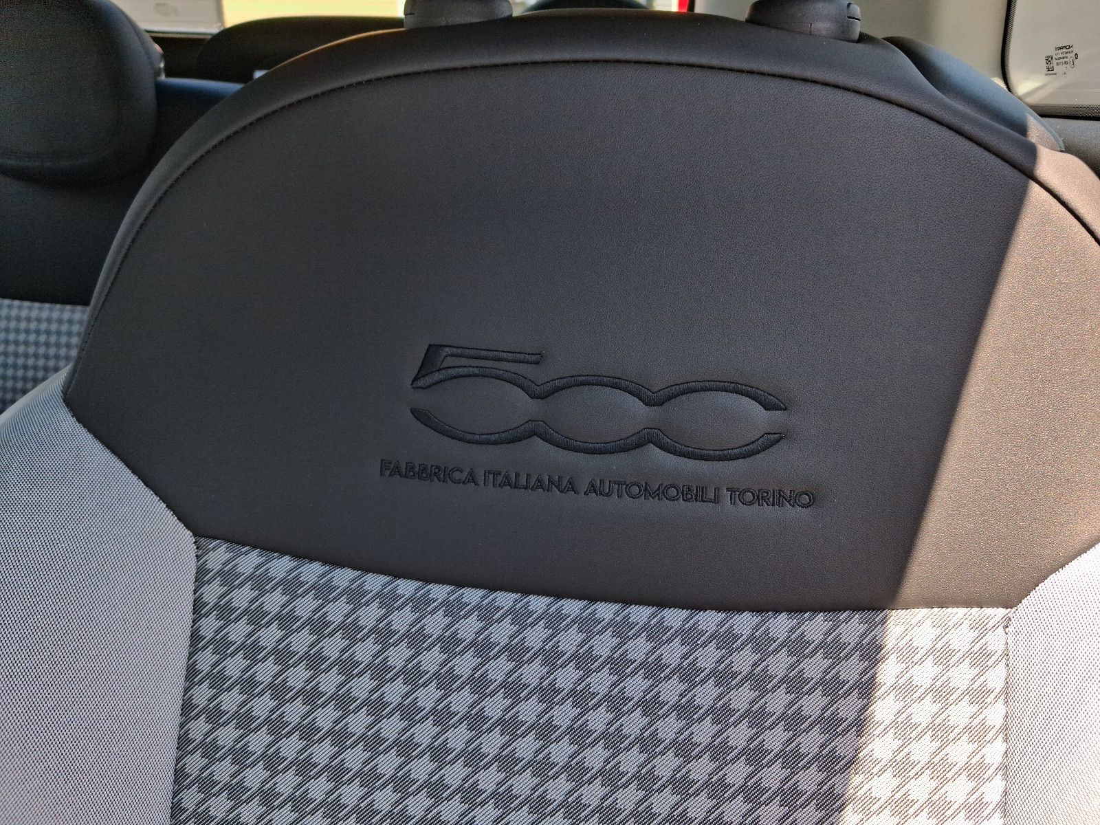 Fahrzeugabbildung Fiat 500C Dolcevita Cabrio Hybrid