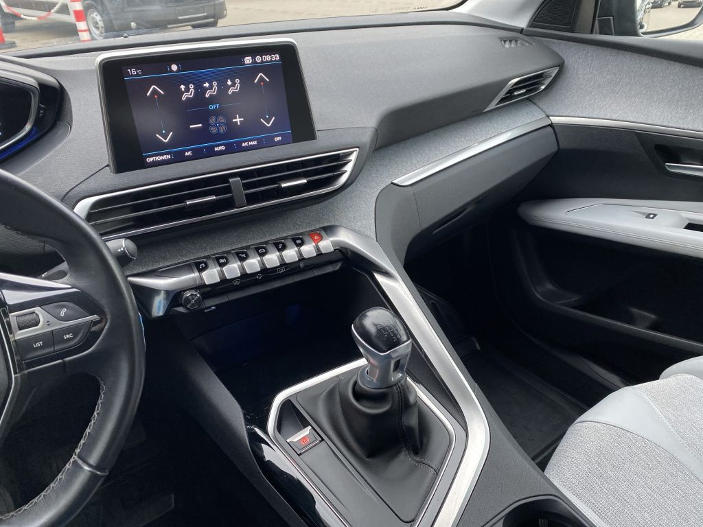 Fahrzeugabbildung Peugeot 3008 PureTech 130 S&S GPF Allure *Navi*Rückfahrk