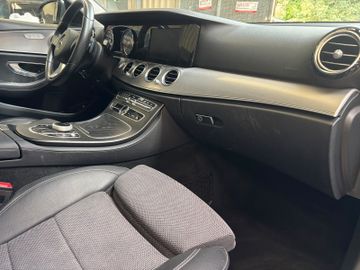 Mercedes E 200 - 9