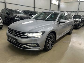 Volkswagen Passat - 1