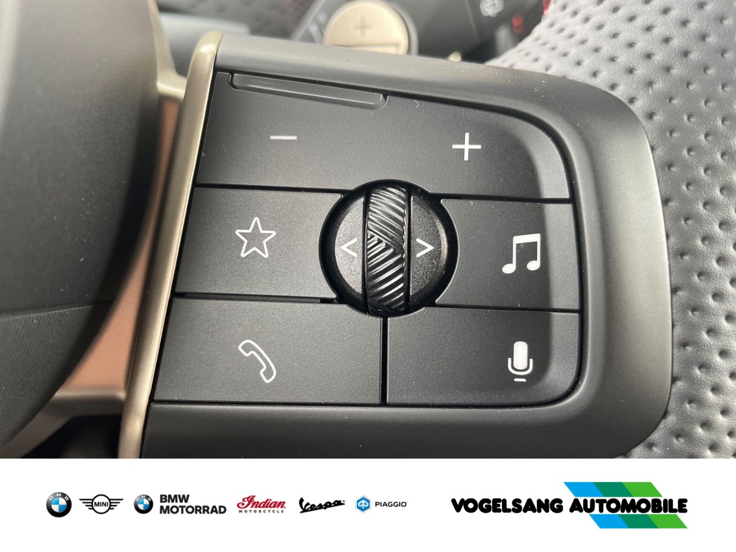 Fahrzeugabbildung MINI Countryman S ALL4 (Allrad) - Paket L - JCW-Trim