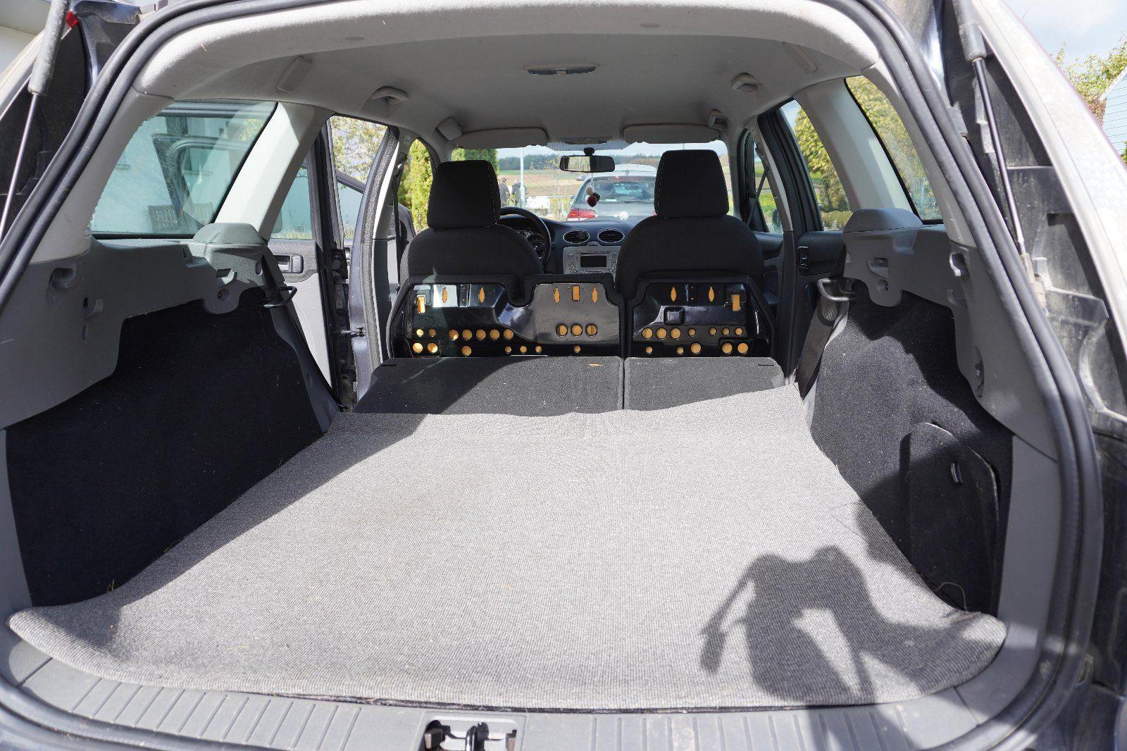 Ford Focus 2011 — photo 10