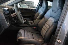 PORSCHE Cayenne GTS Coupe | Leichtbau Sport-Paket Carbon PORSCHE Cayenne GTS Coupe | Leichtbau Sport-Paket Carbon