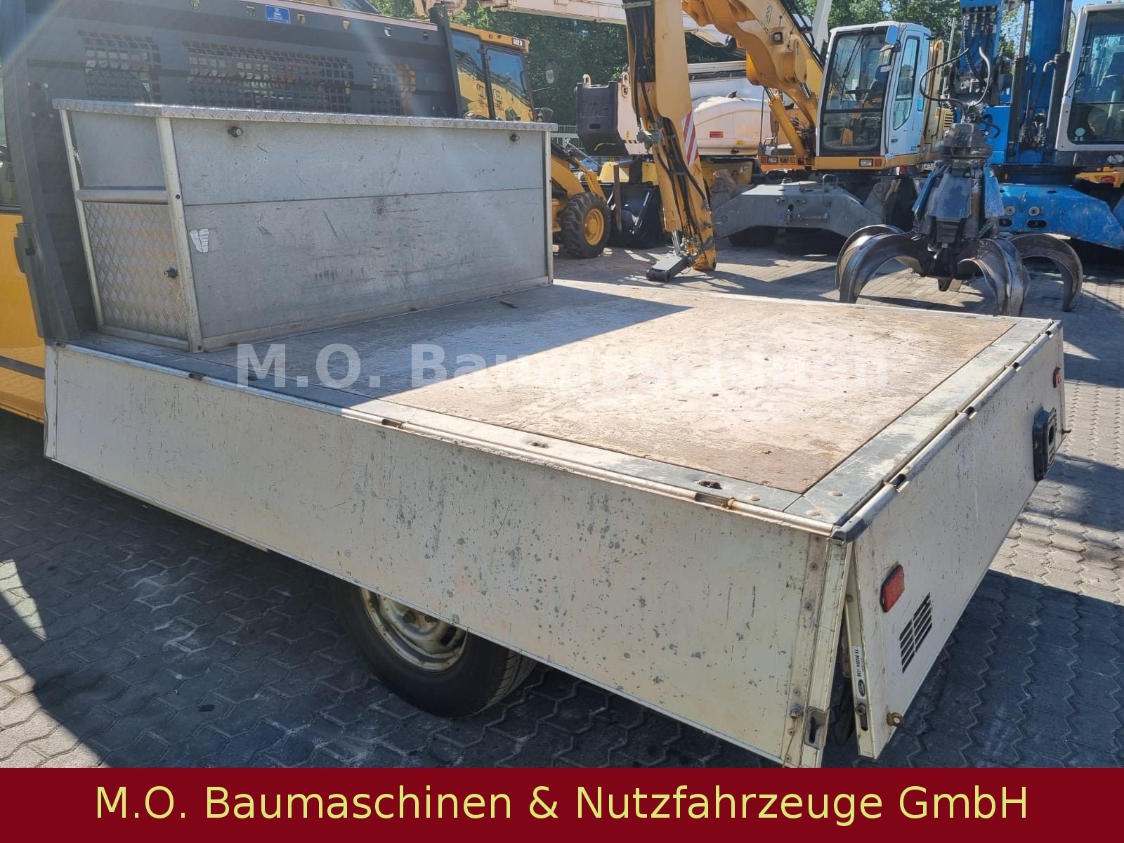 Fahrzeugabbildung Ford Transit / Pritsche FT 350 L / Doppelkabine
