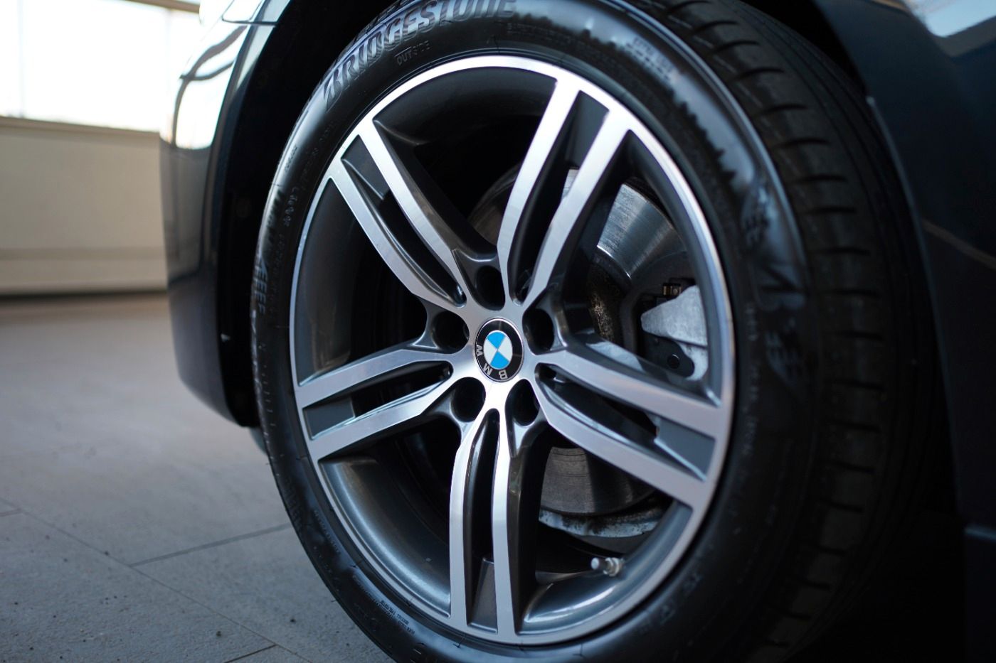 Fahrzeugabbildung BMW 520d xDrive +Head Up+AHK+Sportsitze+Alarmanlage+