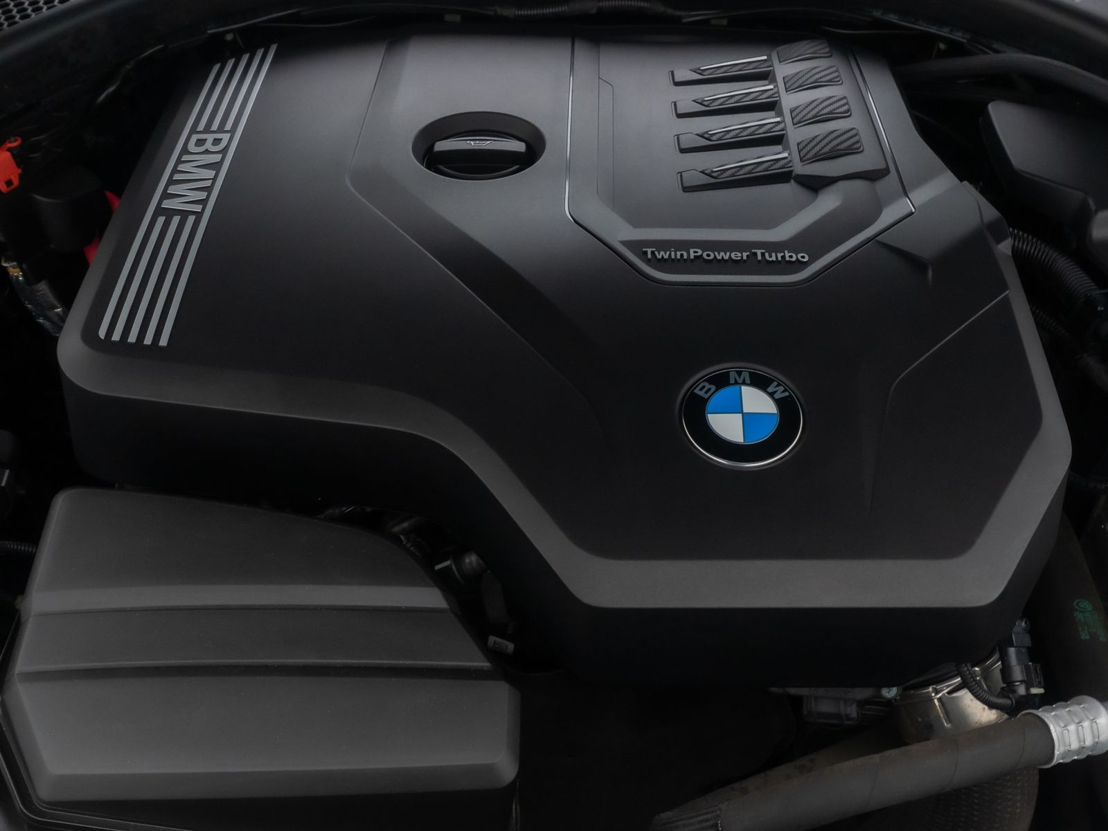 Fahrzeugabbildung BMW 318i CockpitPlus DAB GeschwindigReg Alarm HiFi