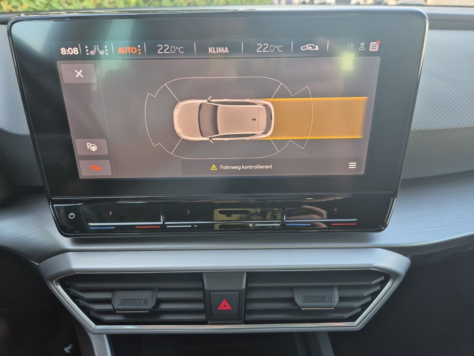 Fahrzeugabbildung SEAT Leon TSI FR-Line LED Navi ACC Park-Assist SH LM