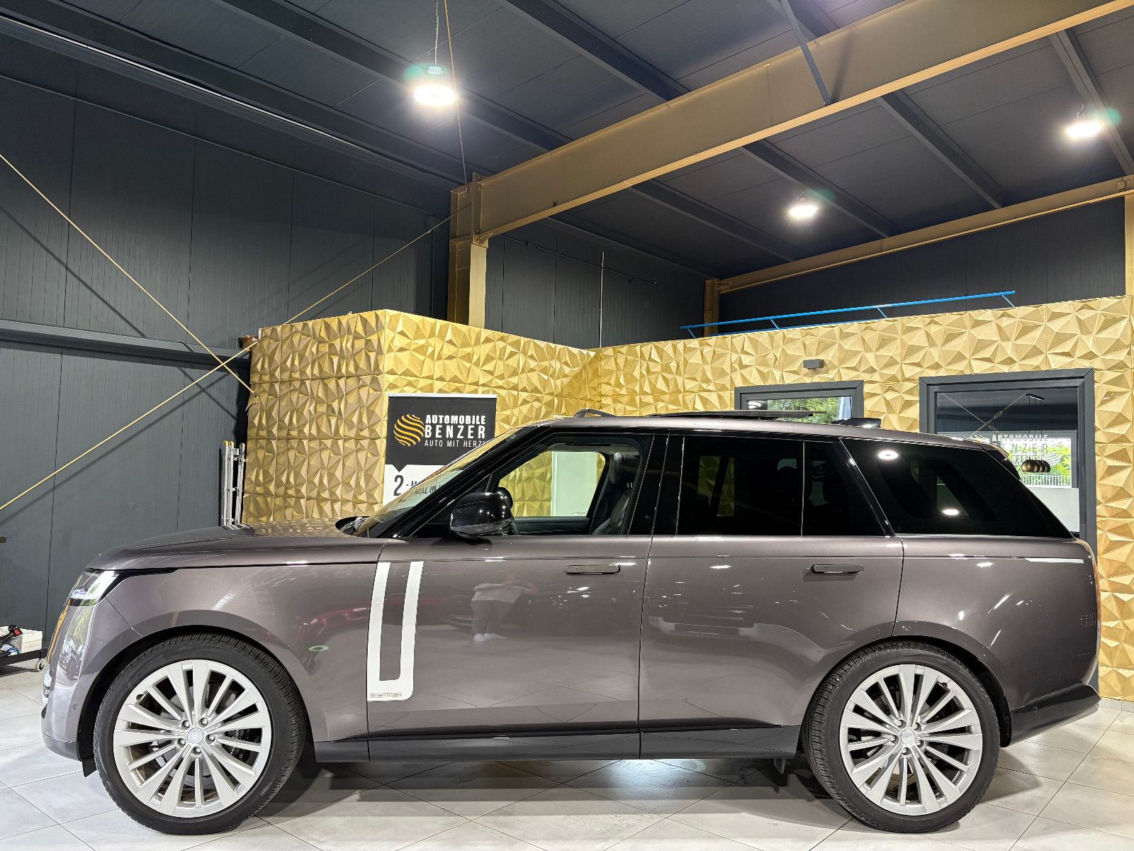 Fahrzeugabbildung Land Rover Range Rover D350/FIRST-EDITION/PANO/FOND-TV/360°