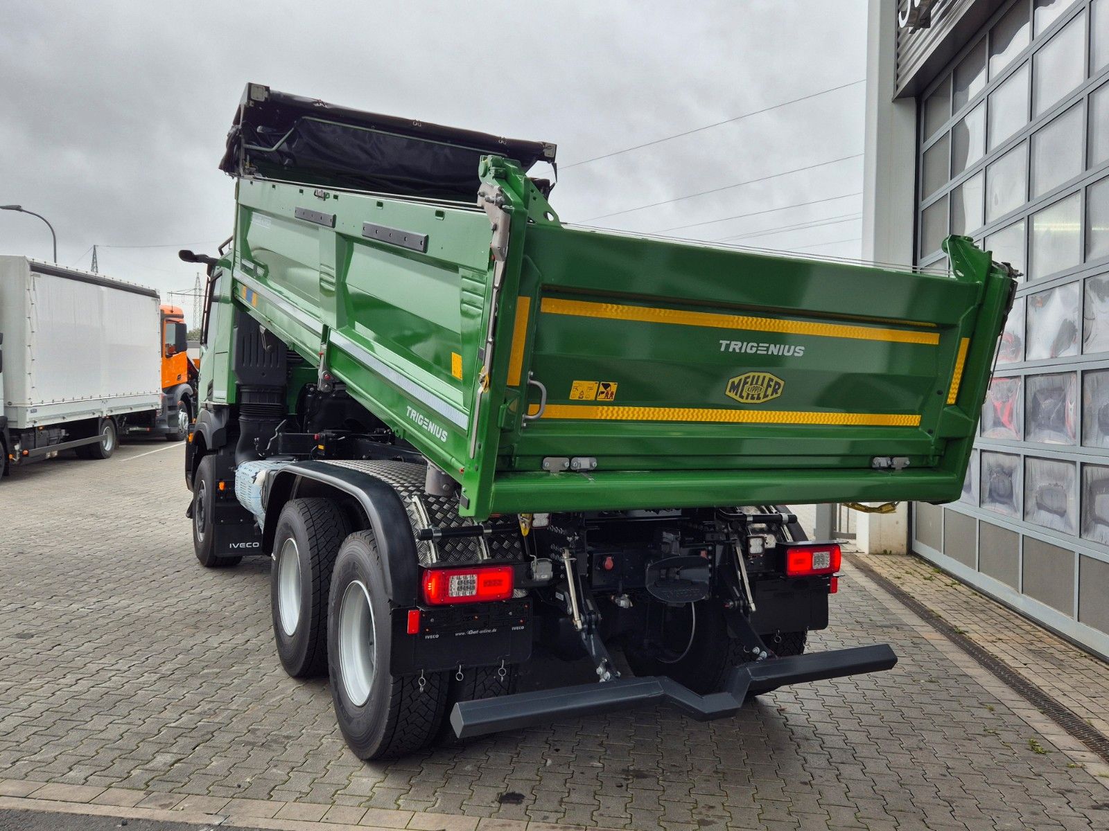 Fahrzeugabbildung Iveco AT300X54Z HR OFF Bordmatik AHK Intarder