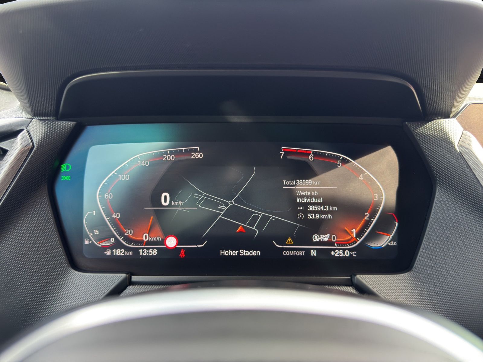 Fahrzeugabbildung BMW 118 i M Sport/Tempo/Navi/Ambiente/Apple CarPlay