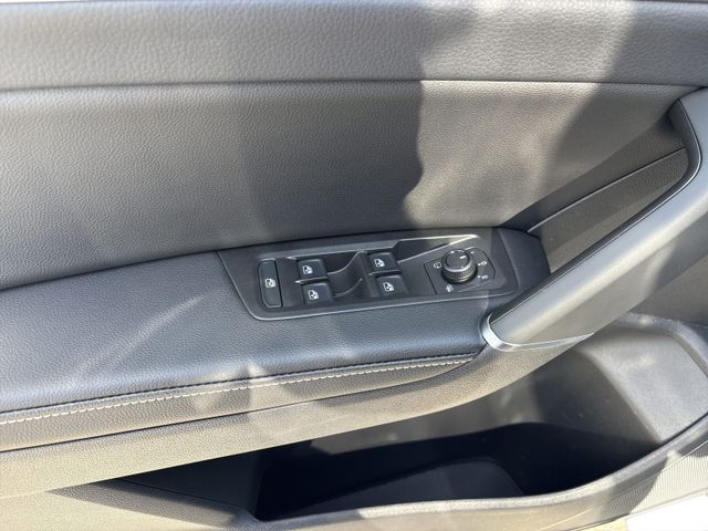 Touran 2.0 TDI DSG ENERGY 7-SITZER IQ.LIGHT+AHK+