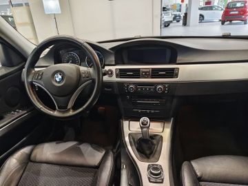 BMW 320 - 4