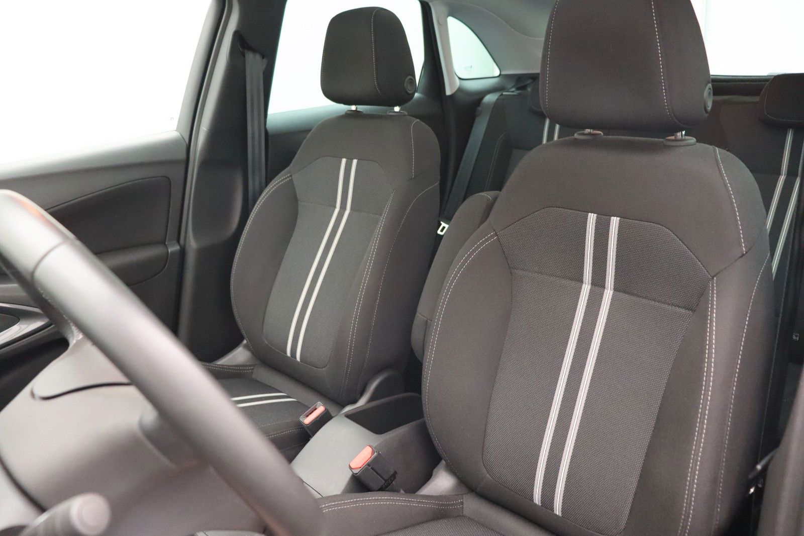 Fahrzeugabbildung Opel Crossland 1.2 Elegance PANO LED NAVI