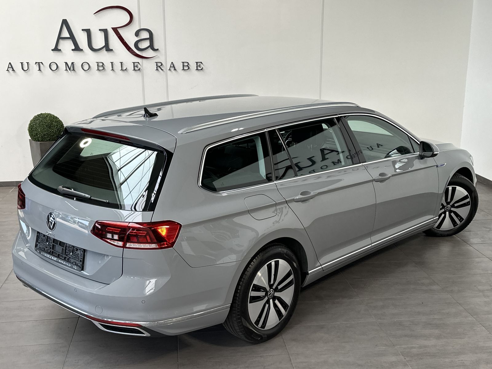 Fahrzeugabbildung Volkswagen Passat Variant 1.4 TSI DSG GTE NAV+LED+KAM+VC+PP