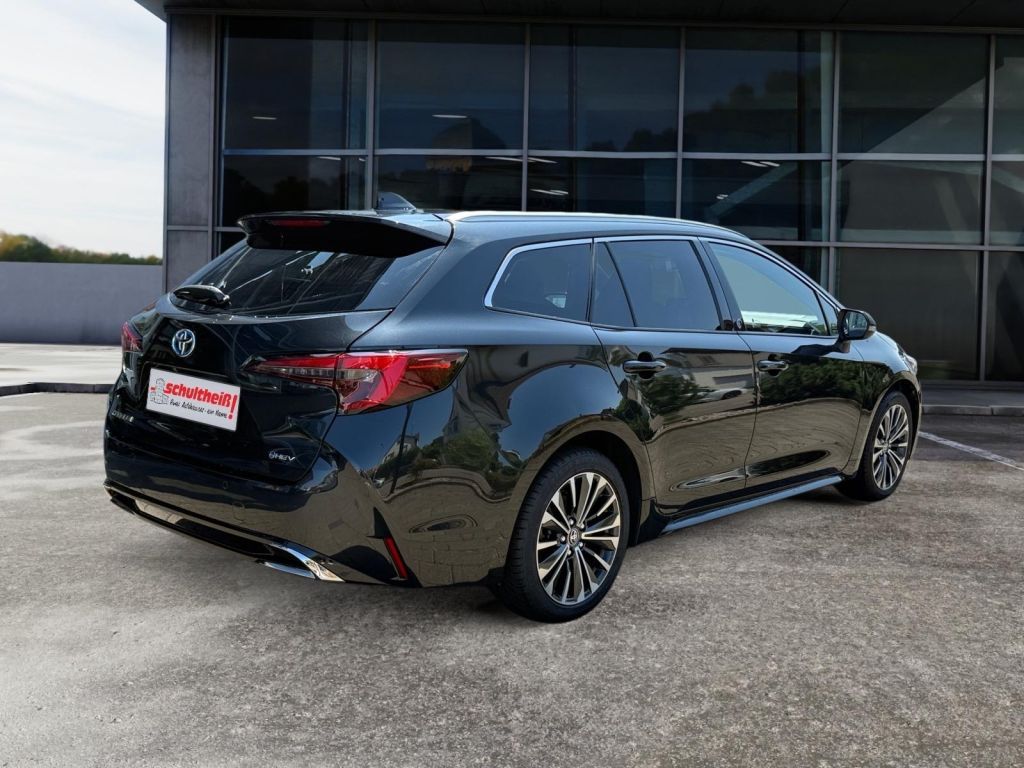 Fahrzeugabbildung Toyota Corolla 1.8 Hybrid Touring Sports Team Deutschla