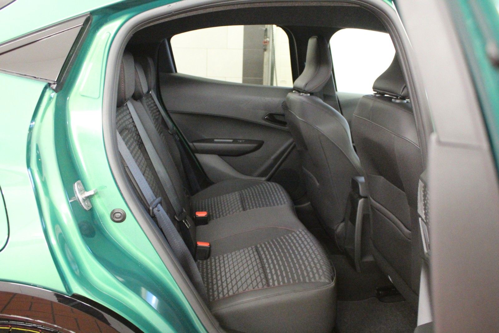 Fahrzeugabbildung Renault Clio VI E-Tech 160 Full Hybrid Techno