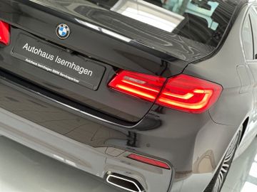 Fahrzeugabbildung BMW 530i M Sport Kamera DAB Alarm HiFi Navi 19"