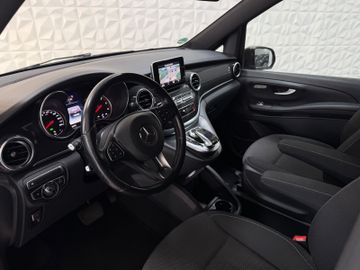 Mercedes V 220 - 11