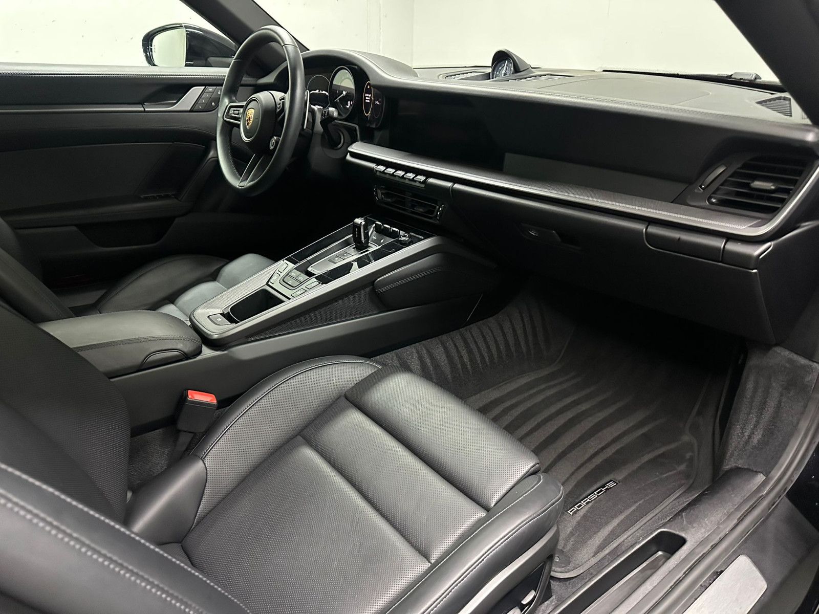 Fahrzeugabbildung Porsche 992 Carrera Cabriolet *SPORT-CHRONO*
