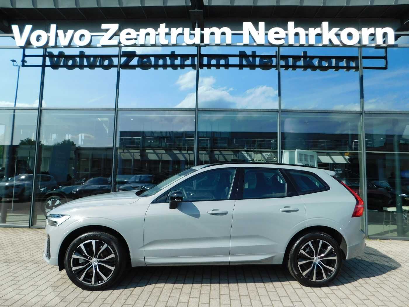 Fahrzeugabbildung Volvo XC60 B4 D Plus Dark '20-Zoll / ACC'