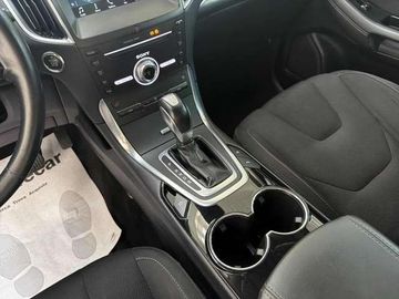 Ford S-Max - 11