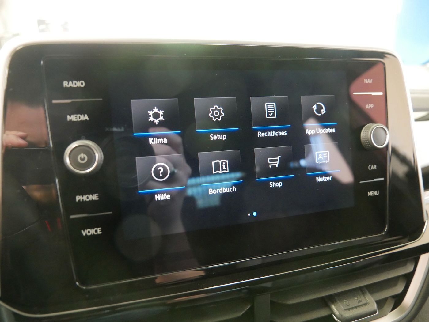 Fahrzeugabbildung Volkswagen T-Roc 1.5 TSI R-Line DSG Kamera ACC LED SHZ+LHZ