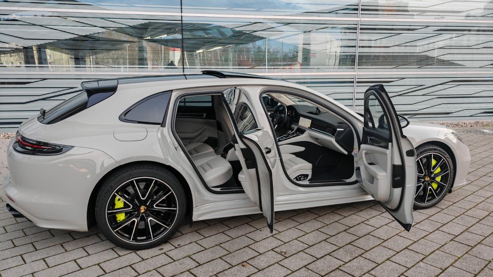 Porsche Panamera Turbo S E-Hybrid Sport Turismo,NP 246t€