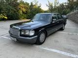 Mercedes-Benz 560SEL (W126) Historic Vehicle  - Mercedes-Benz 560 mit Benzin-Antrieb: Limousine