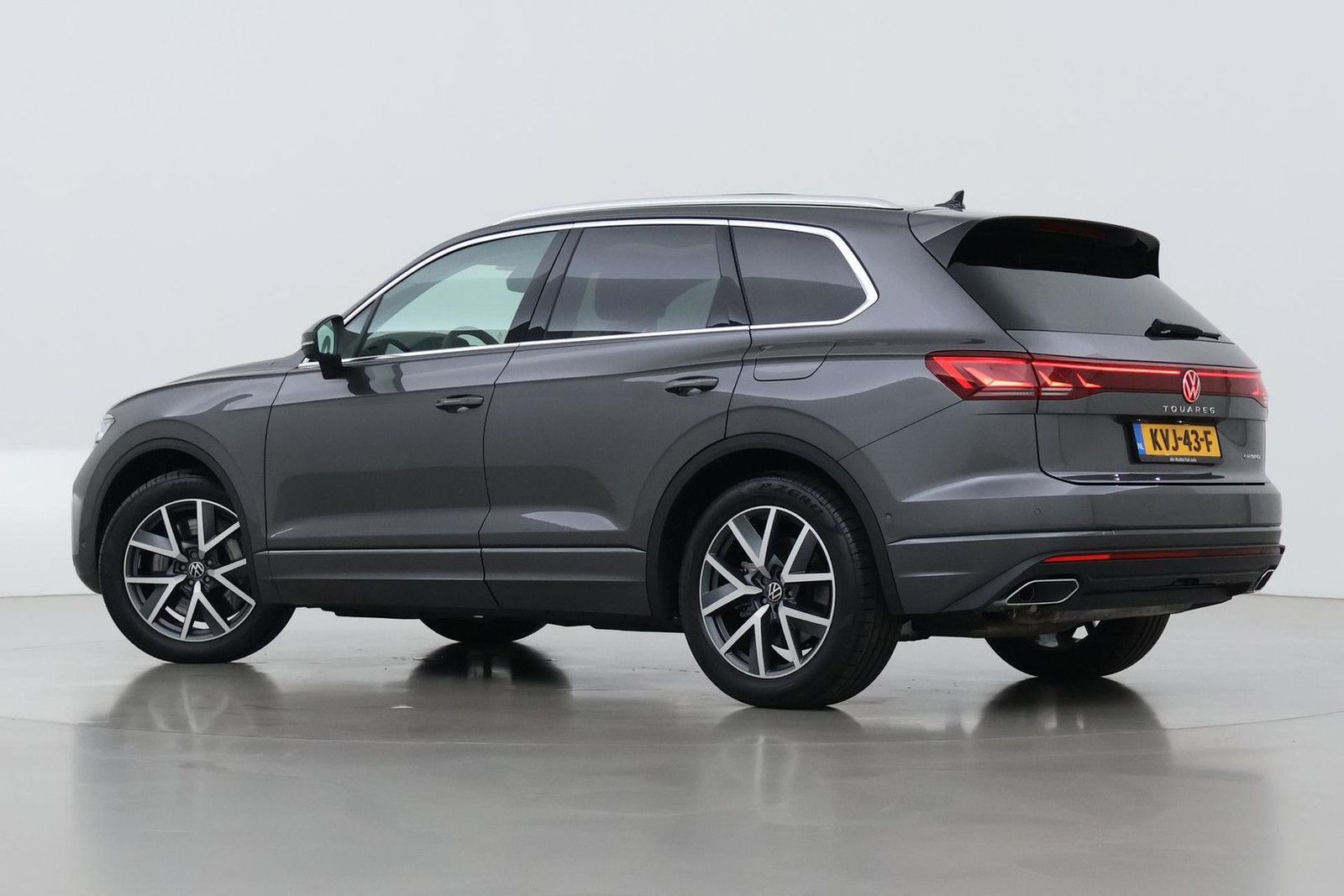 Volkswagen Touareg 3.0 TSi eHybrid 4MOTION Elegance | luftf imagem 2