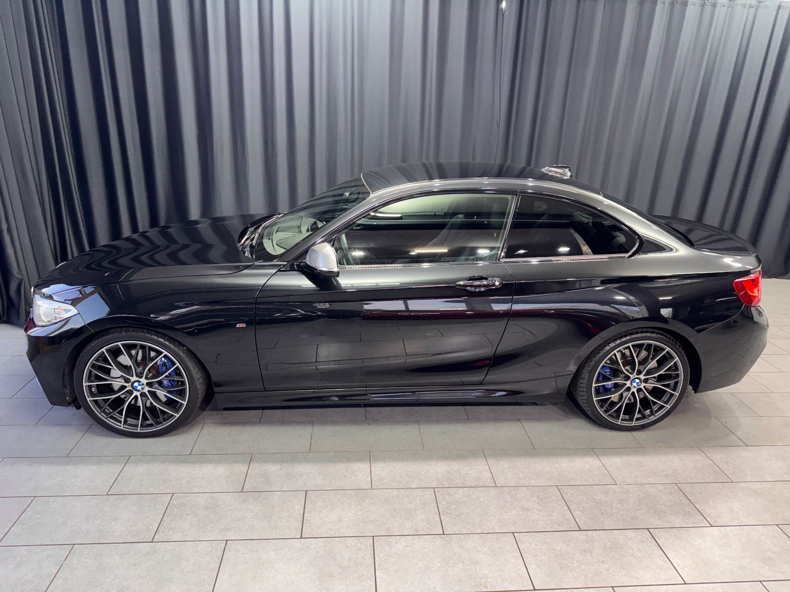 Fahrzeugabbildung BMW M240i Coupe xDrive|M-PERFORMANCE|1.HAND|