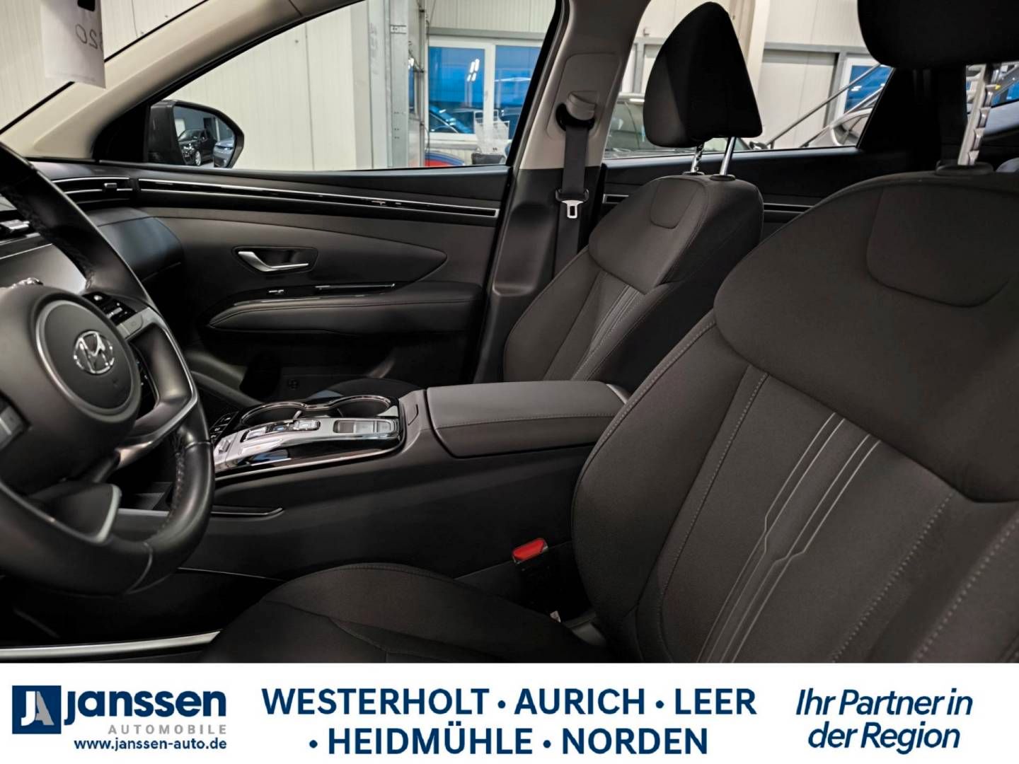 Fahrzeugabbildung Hyundai TUCSON Plug-in-Hybrid LED-Grilldesign-Paket