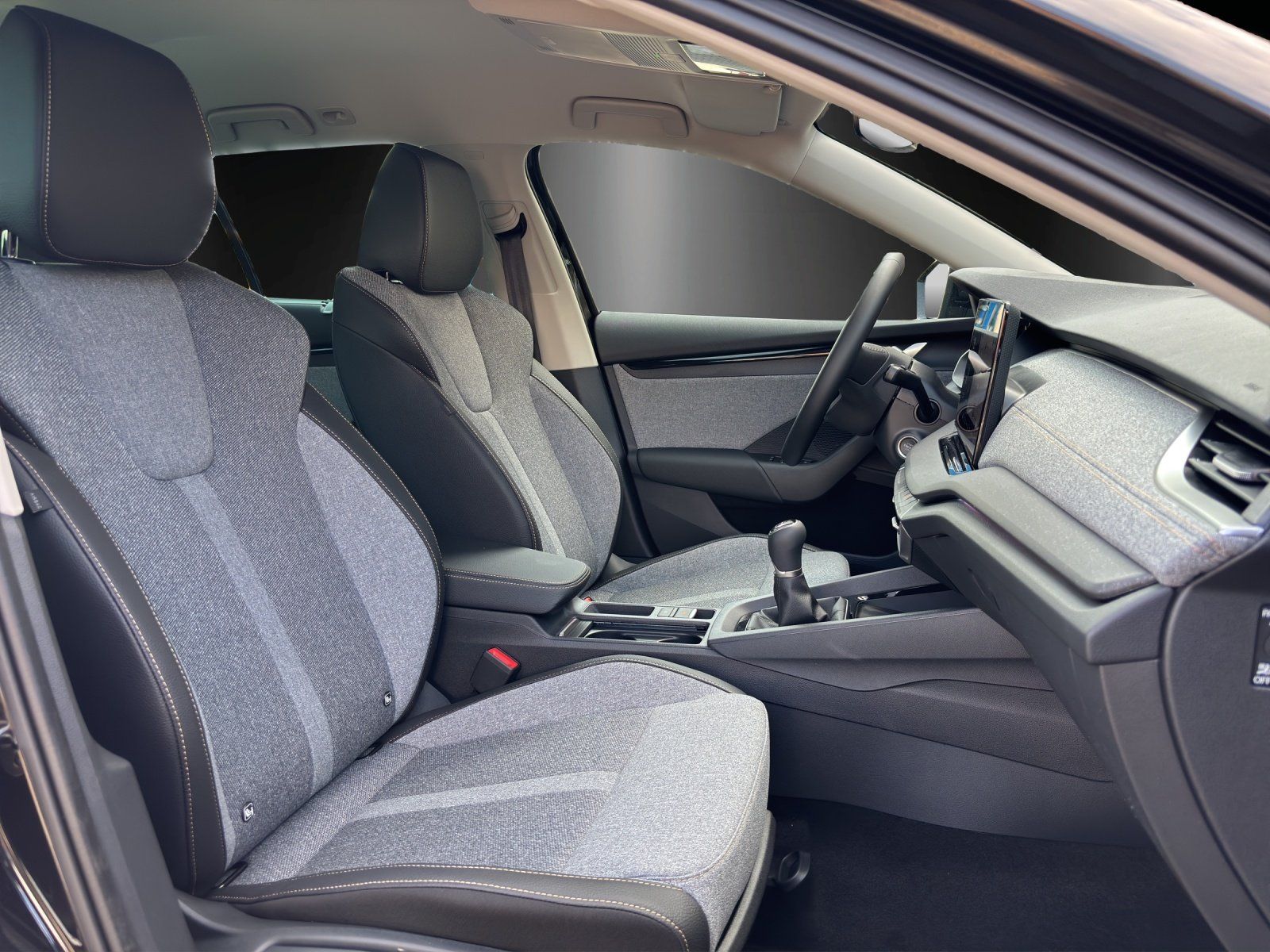 Fahrzeugabbildung SKODA Octavia Combi Tour 1,5 TSI 110 kW