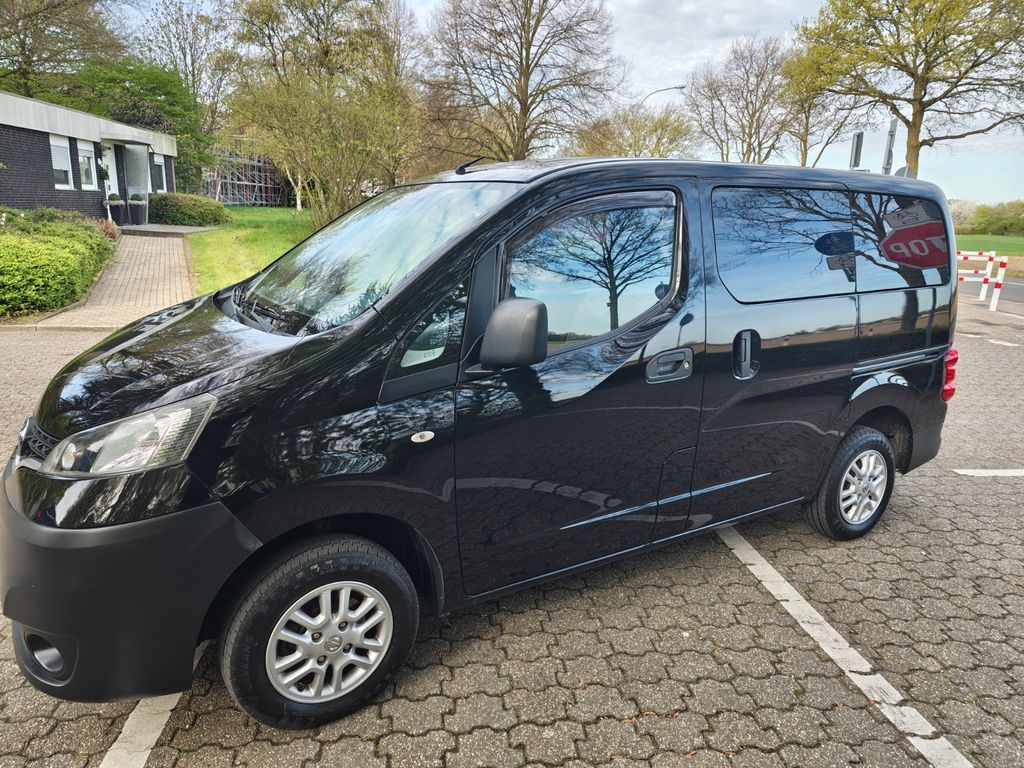 Image of Nissan NV200