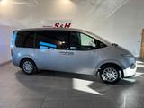 Hyundai Staria 2,2CRDi 8AT Trend 2WD 9-Si AHK WKR/SKR SH - silberne Hyundai STARIA