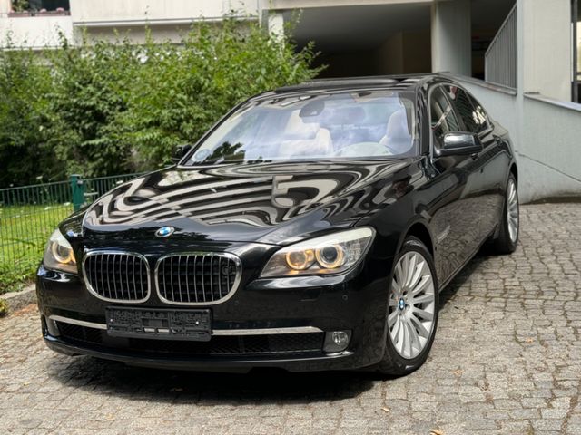 BMW 740d xDrive M-Sport/Nachts./HUD/Distr/Totw/Sofcl