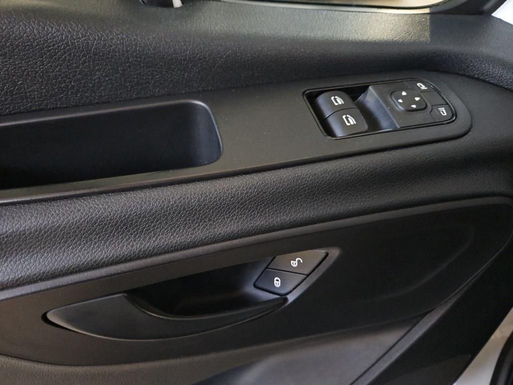 Fahrzeugabbildung Mercedes-Benz Sprinter 316 Doka 3-Seiten-Kipper 6Sitze 3,5tAHK