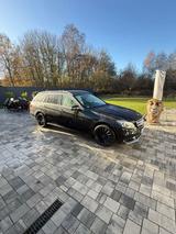 Mercedes-Benz E 300 BlueTEC T - - Mercedes-Benz E 300 mit Diesel-Antrieb: Automatik