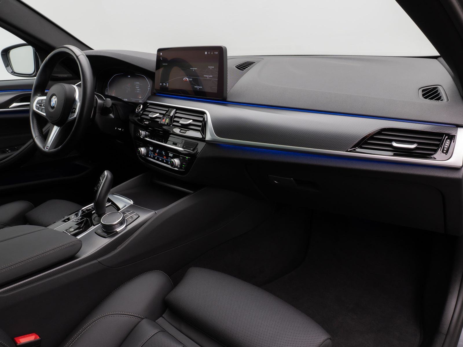Fahrzeugabbildung BMW 530d M Sport Panorama 360°DAB H/K Komfort 20Zoll