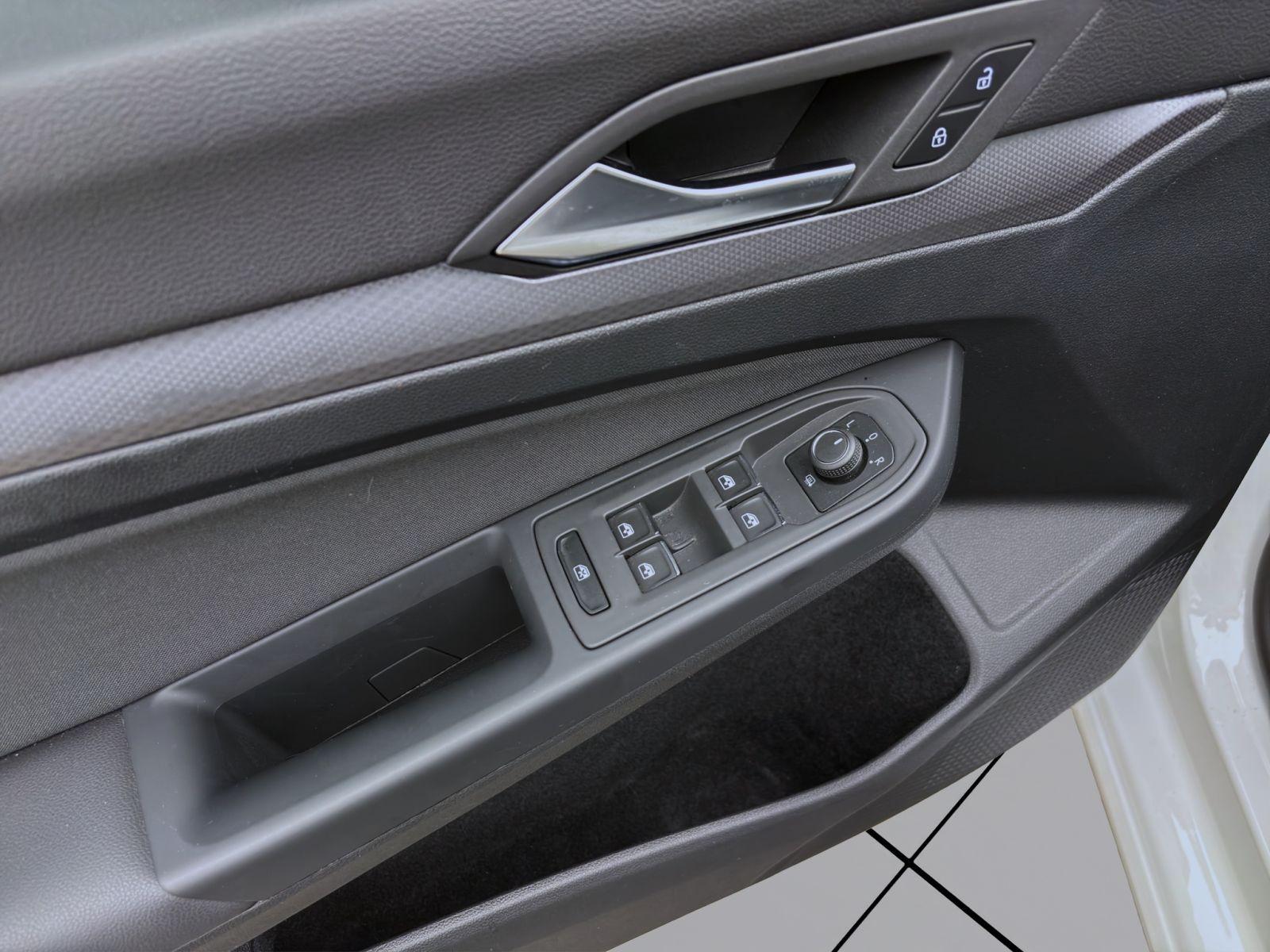 Volkswagen Golf 1.5 TSI ACTIVE STDHZG NAVI KAMERA HuD