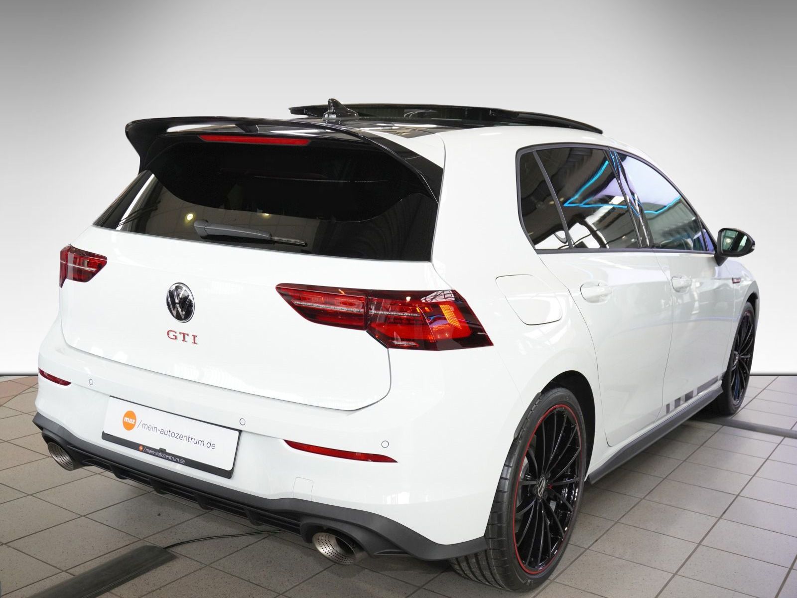 Fahrzeugabbildung Volkswagen Golf GTI Clubsport 2,0 l TSI OPF 221 kW (300 PS)