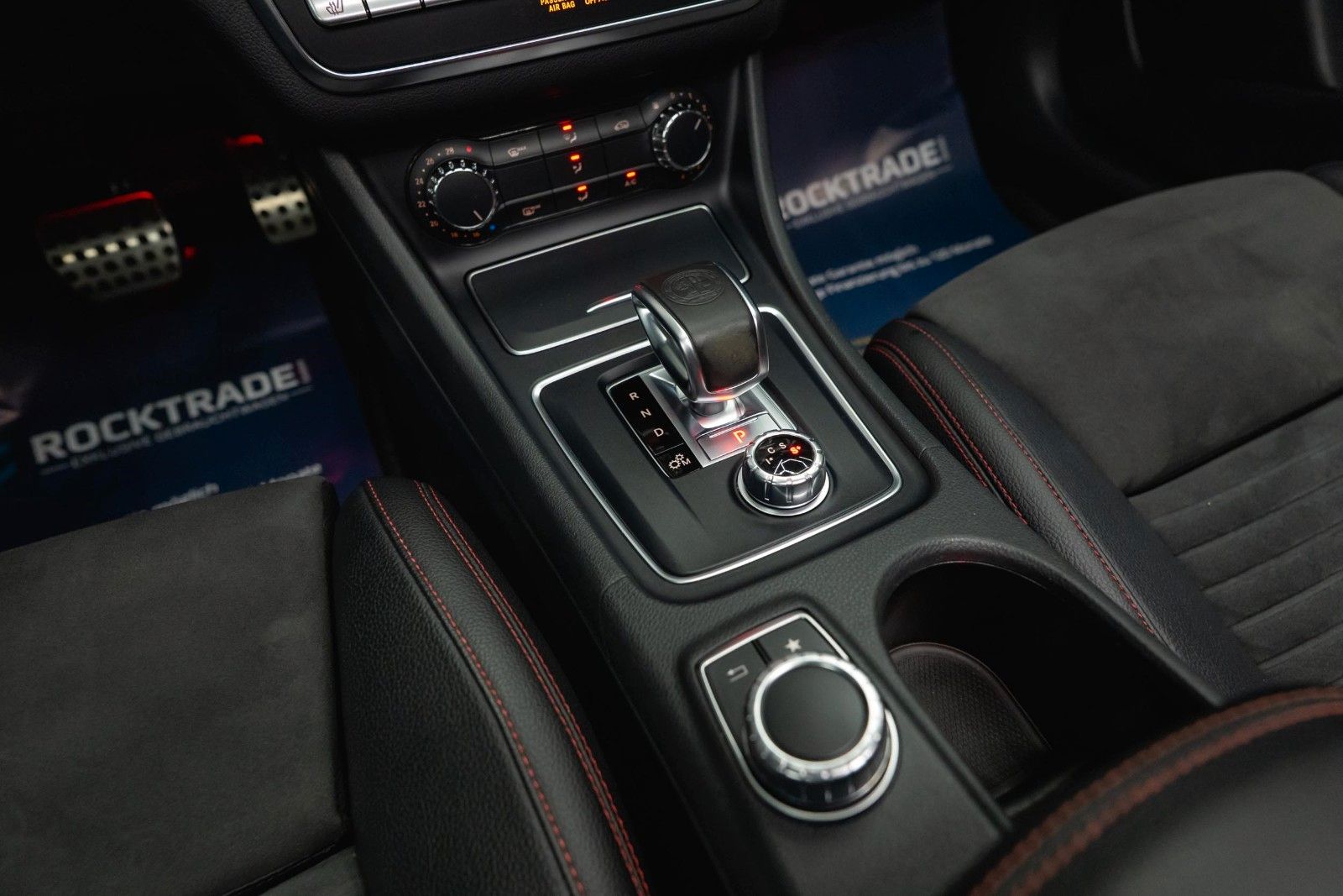 Fahrzeugabbildung Mercedes-Benz CLA 45 AMG 4Matic Performance Night *Pano*LED*
