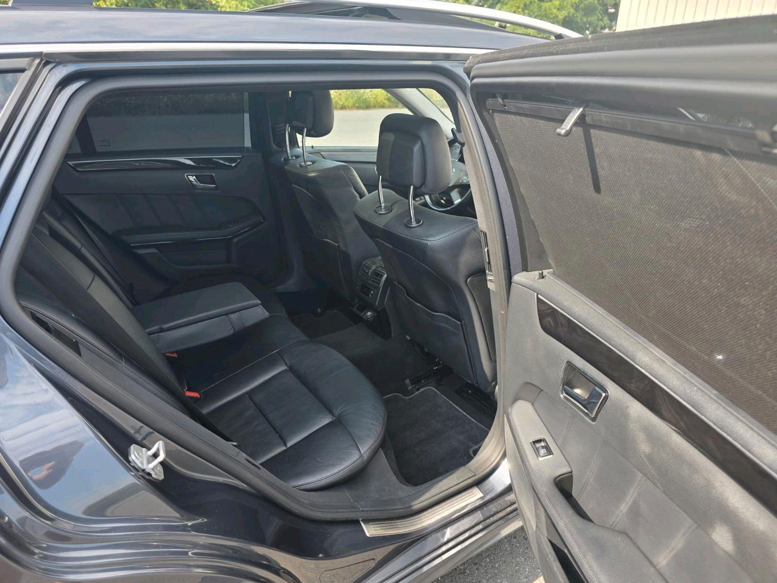Mercedes-Benz E300 2011 — photo 15