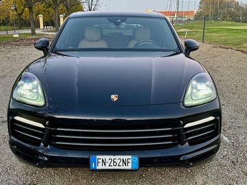 Porsche Cayenne - 4