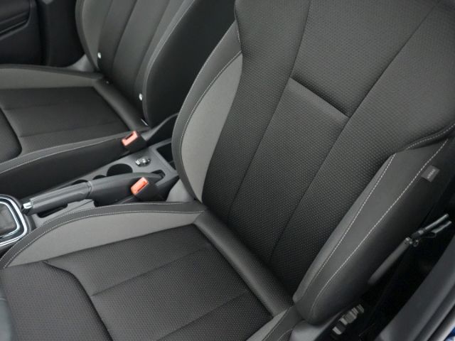 Fabia TOUR TSI+LED LICHT+PARKPILOT VO+HI+SITZHEI