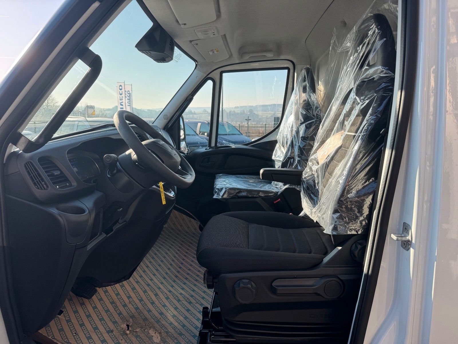 Fahrzeugabbildung Iveco Daily 35S14 A8*R3.450mm*Automatik*Kamera*2Sitze*