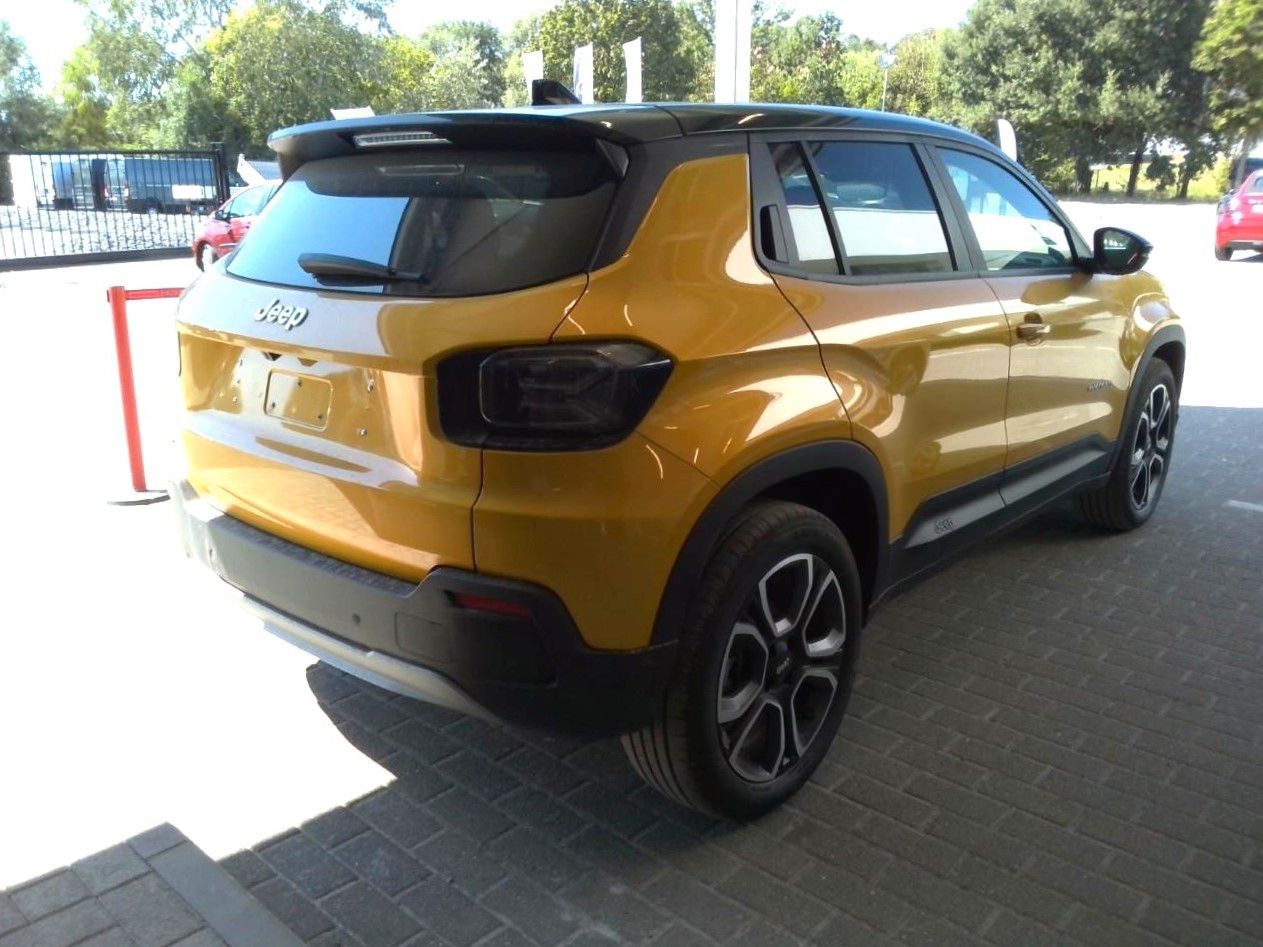 Jeep Avenger SUMMIT 54kWh/115KW BEV 156 LEDER*PANO imagem 2