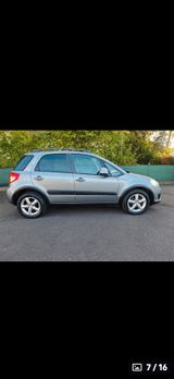 Suzuki SX4 1.6 VVT 2WD Comfort Dance Comfort Dance - Suzuki SX4 mit Benzin-Antrieb: Limousine, 1.2