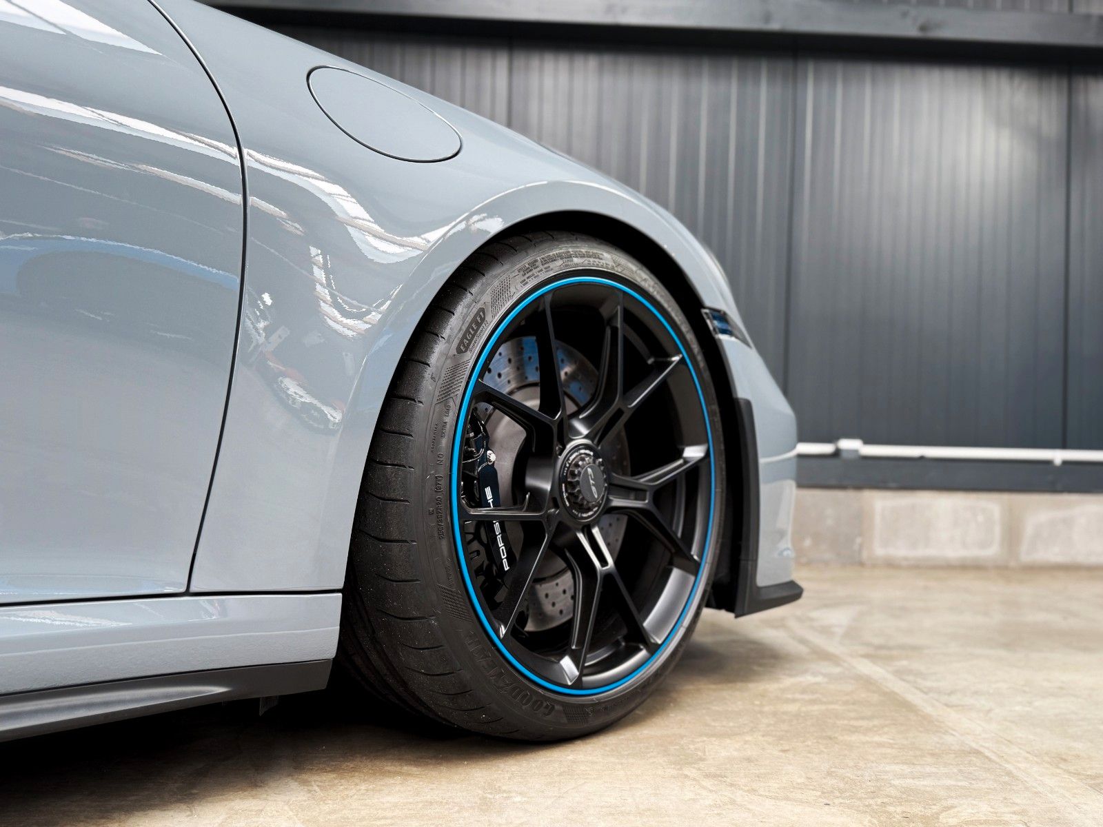 Fahrzeugabbildung Porsche 992 GT3 + Clubsp. + Approved + Lift + Artic Grey