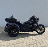Harley-Davidson Tri Glide Ultra mit Sonderlackierung - HARLEY-DAVIDSON ULTRA