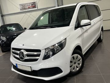 Mercedes V 220 - 1